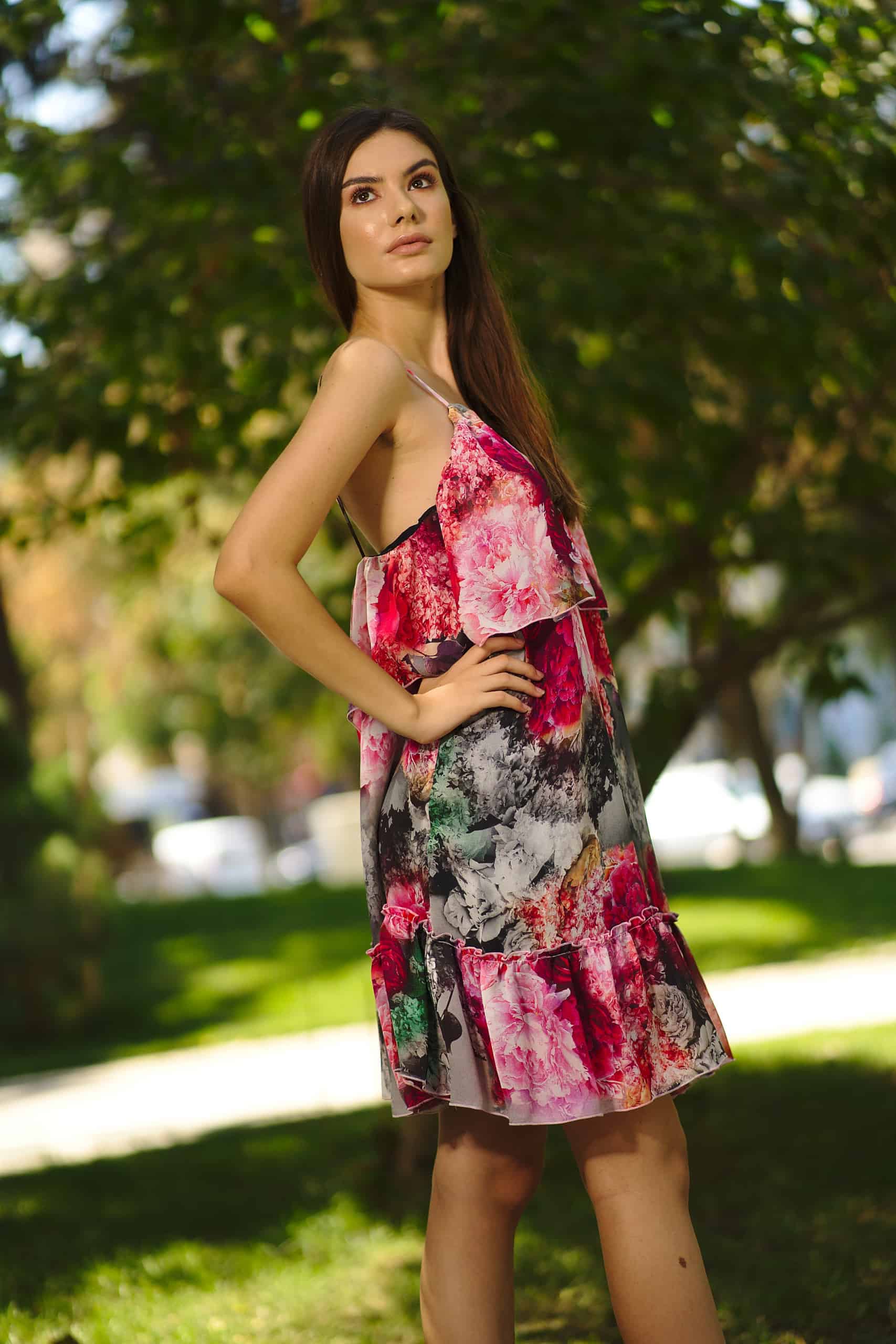 Rochie scurtă cu volane I